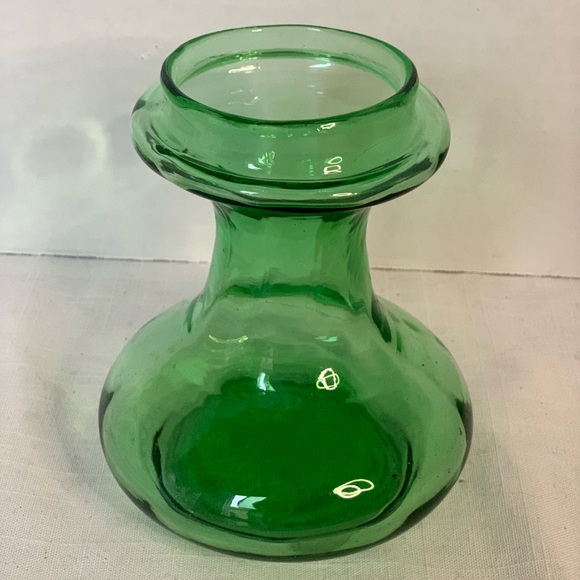 VINTAGE | Green Blown Glass Hyacinth Vase. - Picture 1 of 6